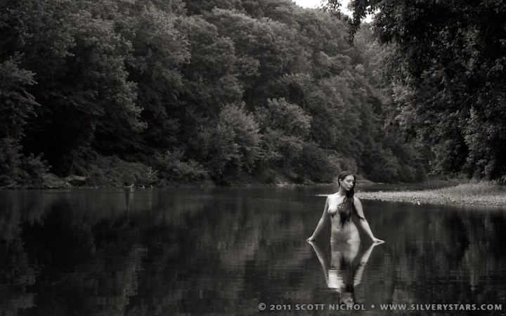 Sister Dee - Mid Stream