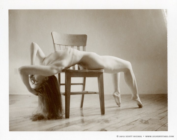 Tendu - Nude and Chair